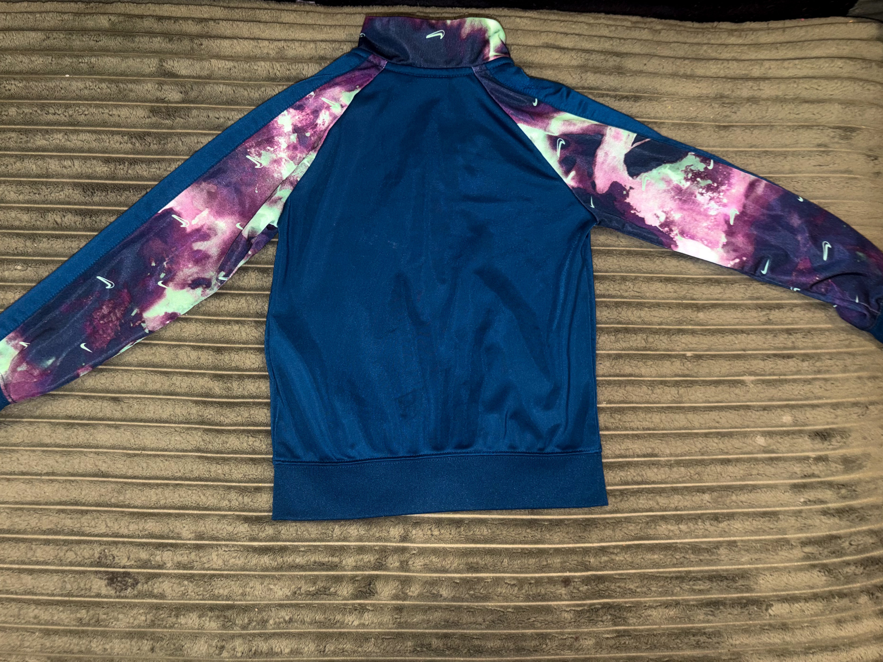 Boy's Nike jacket size 4-5 years