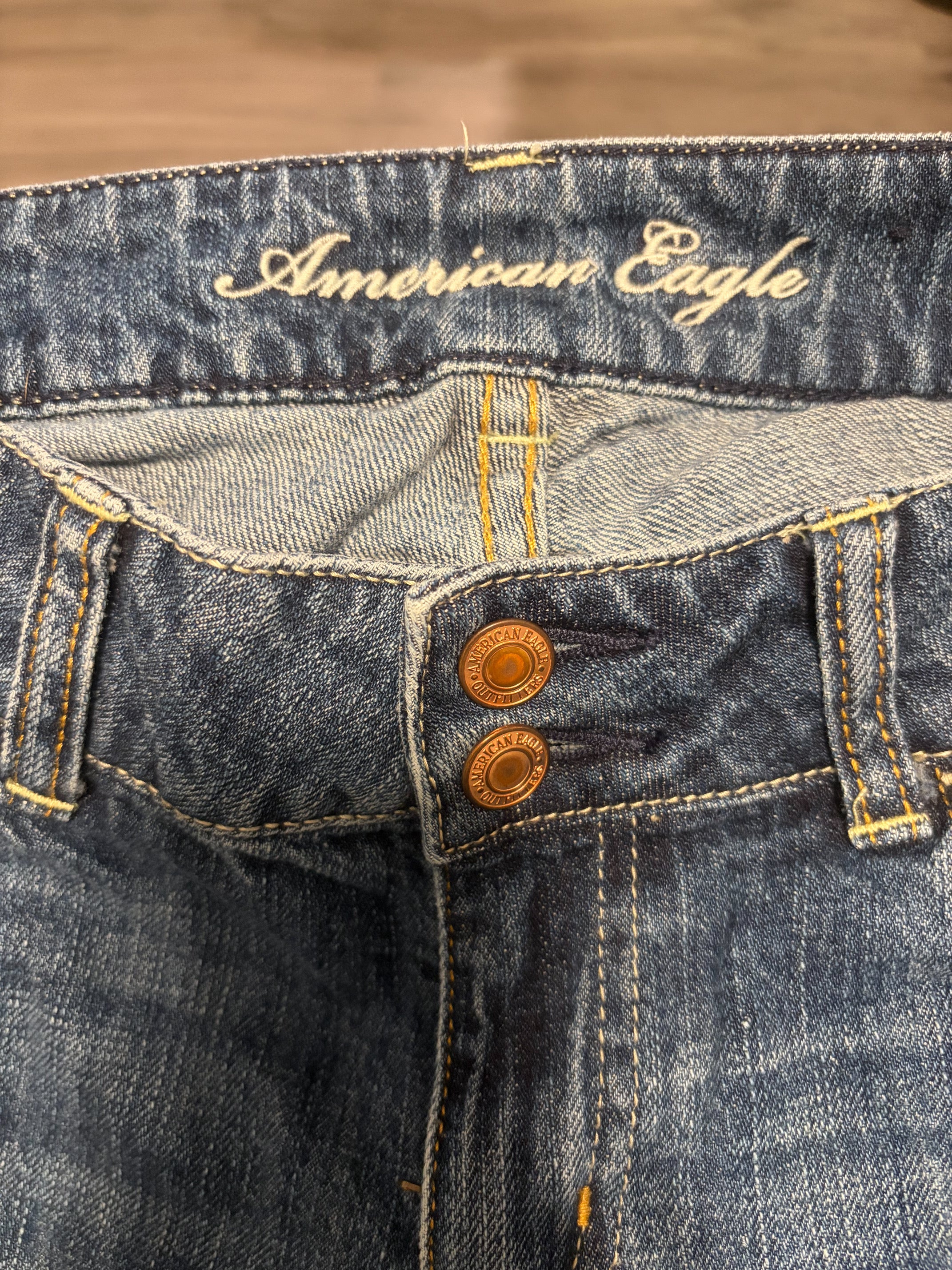 Women's American Eagle flare jeans size 6 SHORT