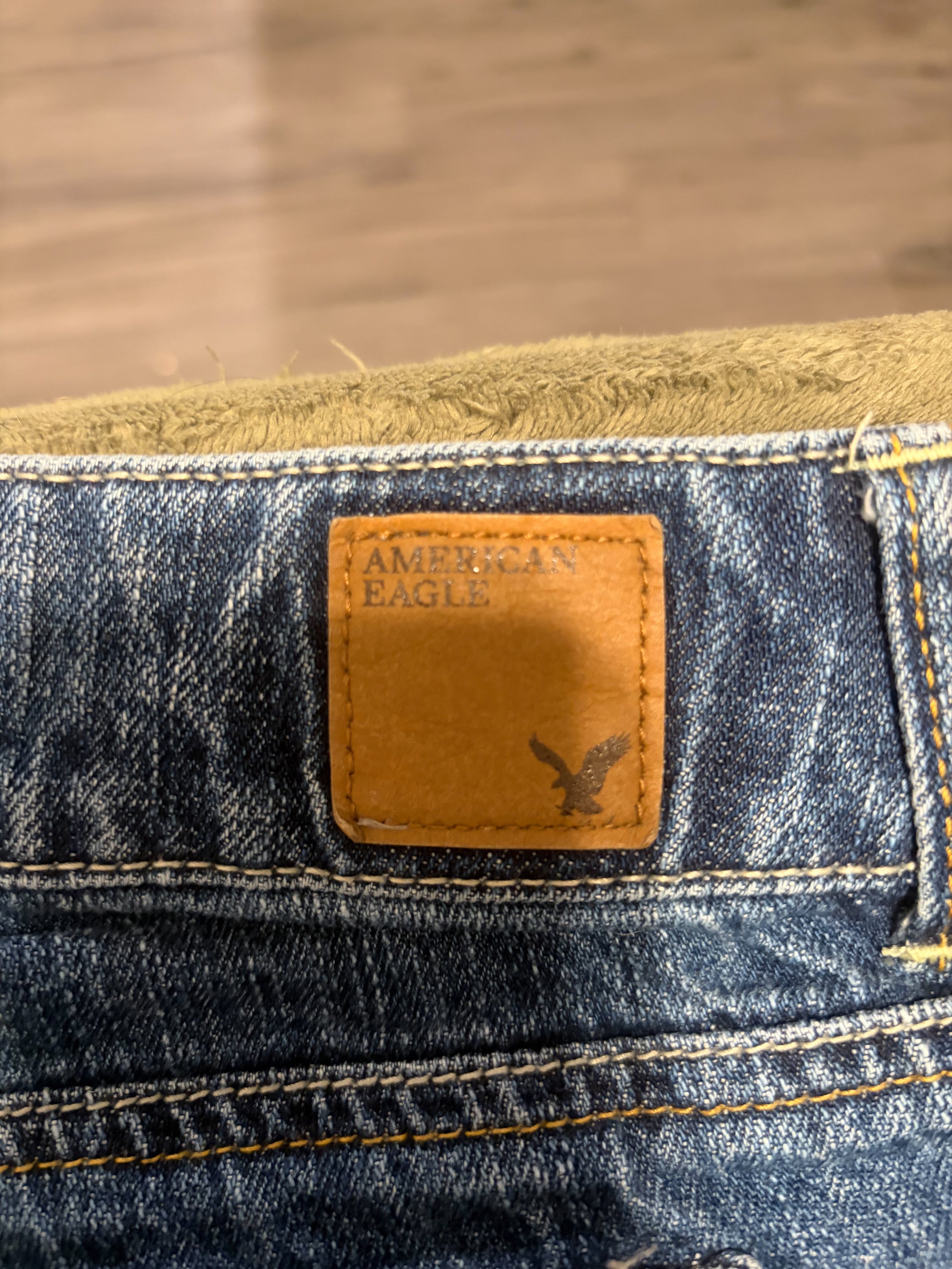 Women's American Eagle flare jeans size 6 SHORT